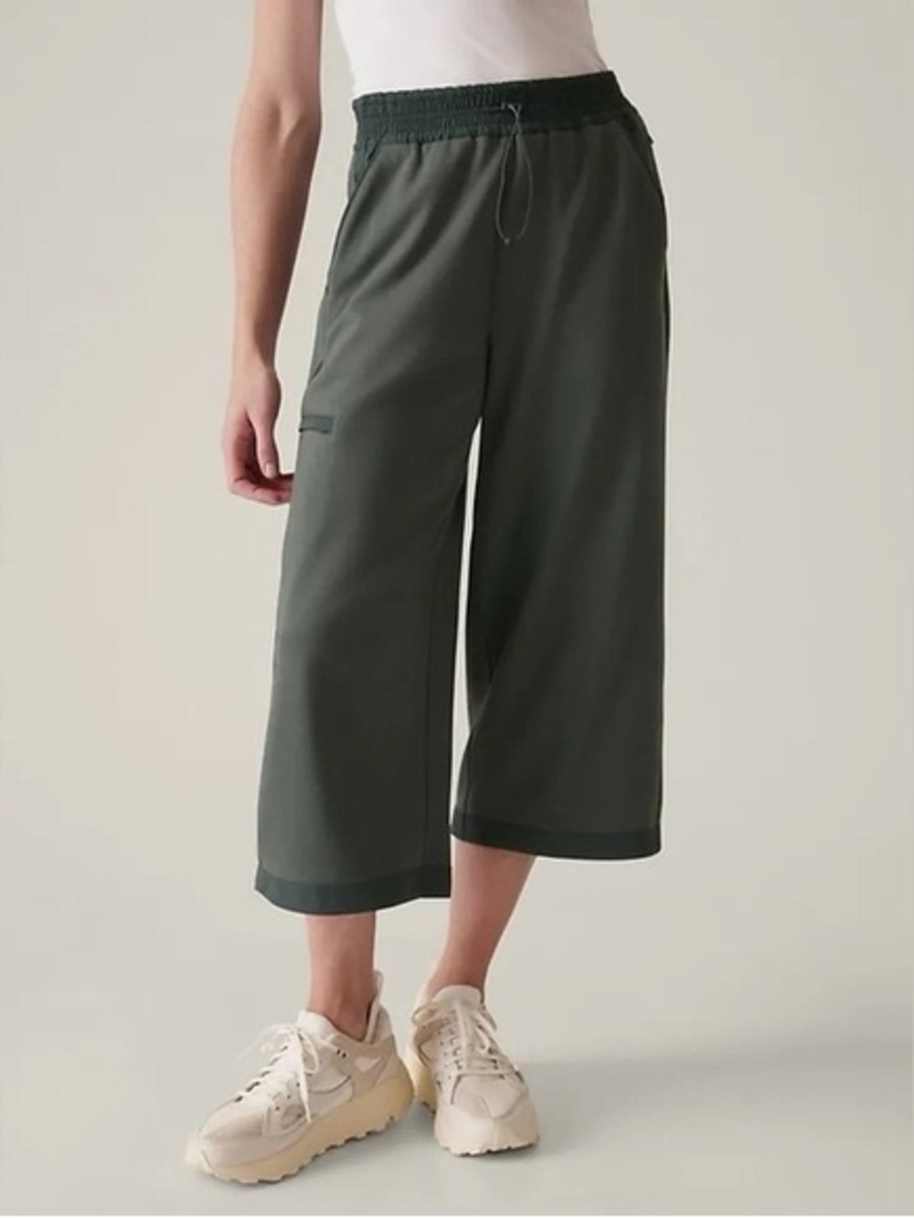 NWT Athleta Triumph Hybrid Wide Leg Crop Pants power of she fit size large